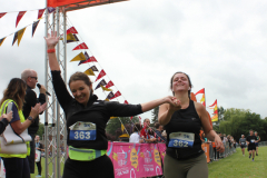 runners-celebrating